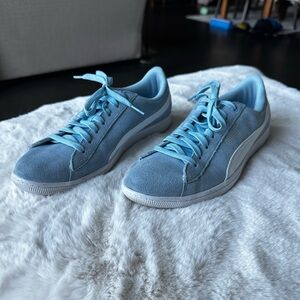 Puma baby blue suede shoes Size 9